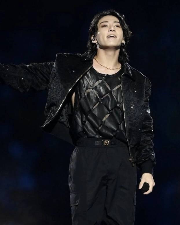 Jungkook BTS peeforms at FIFA World Cup Qatar 2022