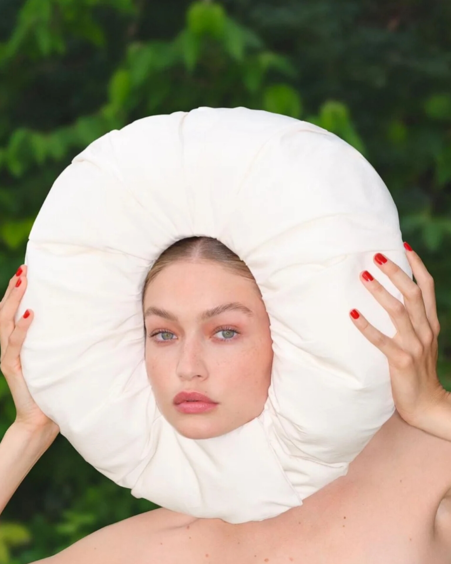 Gigi Hadid for Le Chouchou