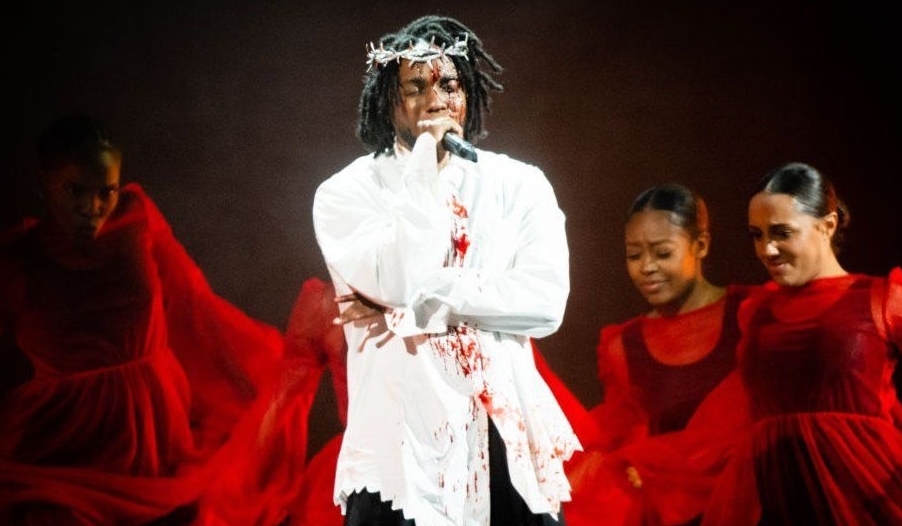 kendrick-lamar-woman-rights-glastonbury