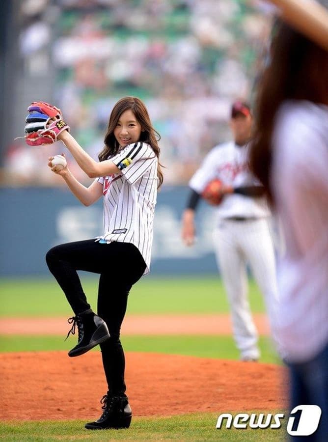 K-Pop, K-Pop Baseball, Taeyeon, Taeyon Girl's Generation, Girl's Generation, Girls' Generation