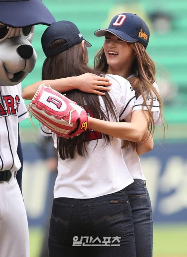 K-Pop, K-Pop Baseball, YooA, YooA Oh My Girl
