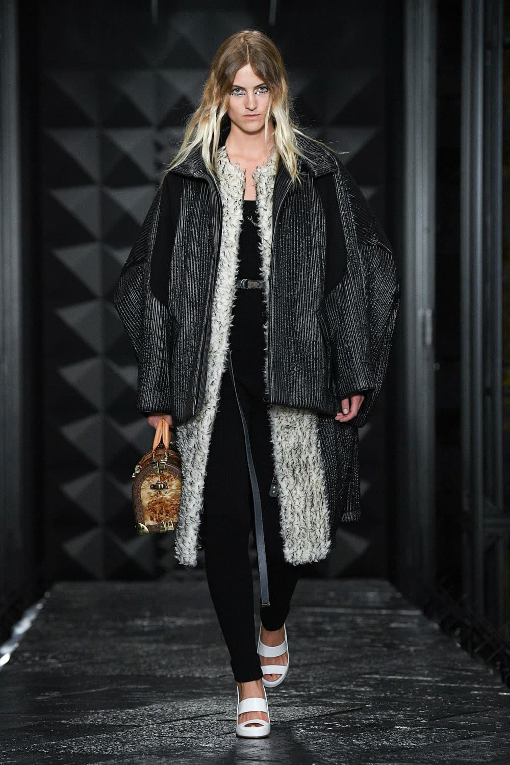 Louis Vuitton, Louis Vuitton FW23, Louis Vuitton Fall Winter, Louis Vuitton Bag, Louis Vuitton Runway, Louis Vuitton Show, LVFW23, #LVFW23