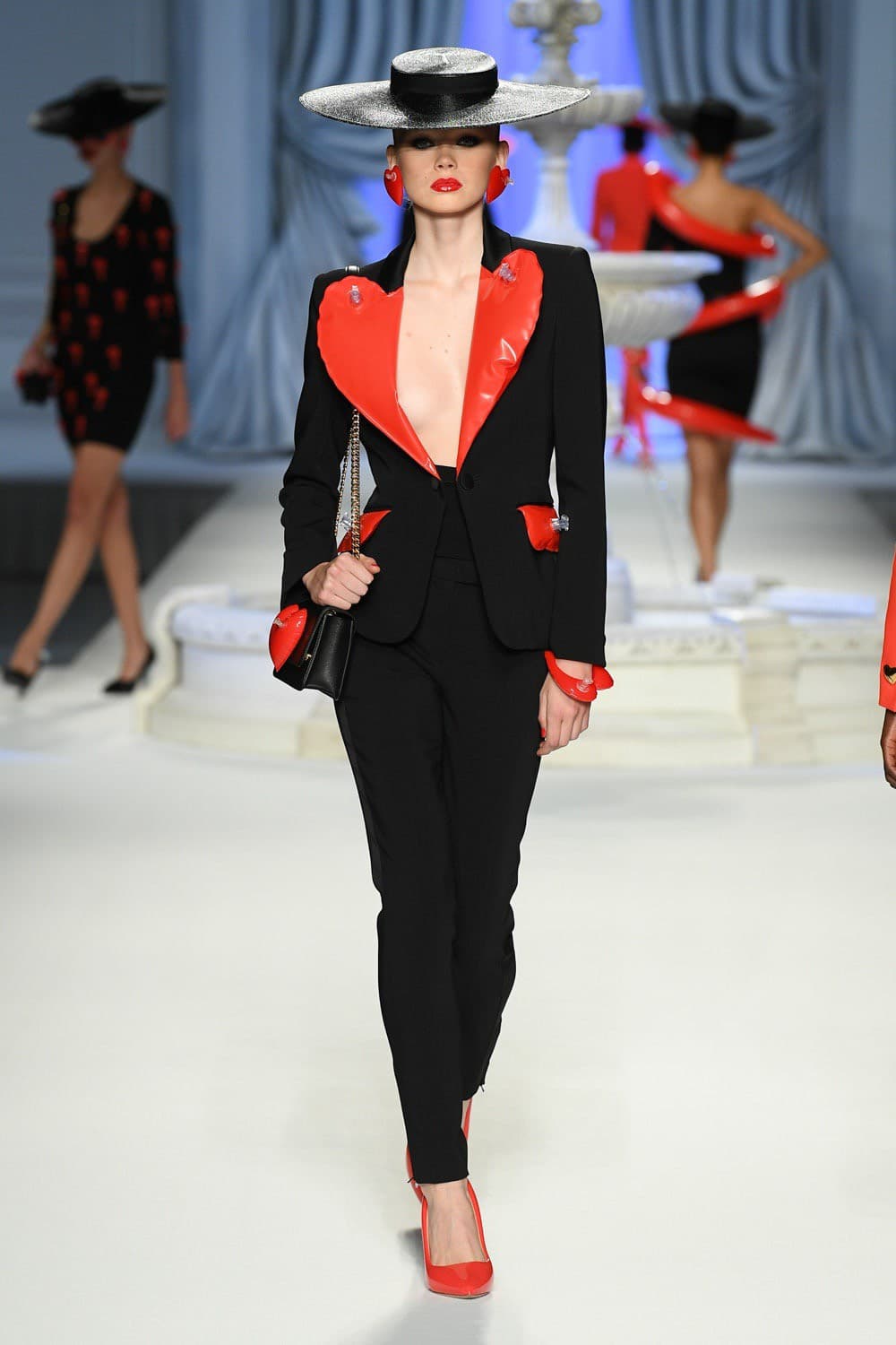 Moschino, Moschino SS23, Moschino Spring Summer, Moschino Jeremy Scott, Jeremy Scott