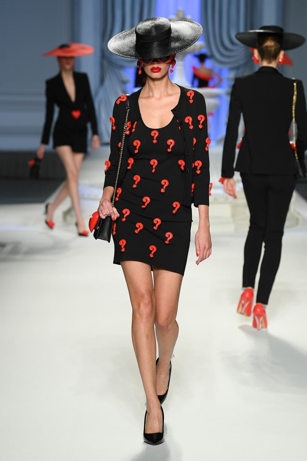 Moschino, Moschino SS23, Moschino Spring Summer, Moschino Jeremy Scott, Jeremy Scott