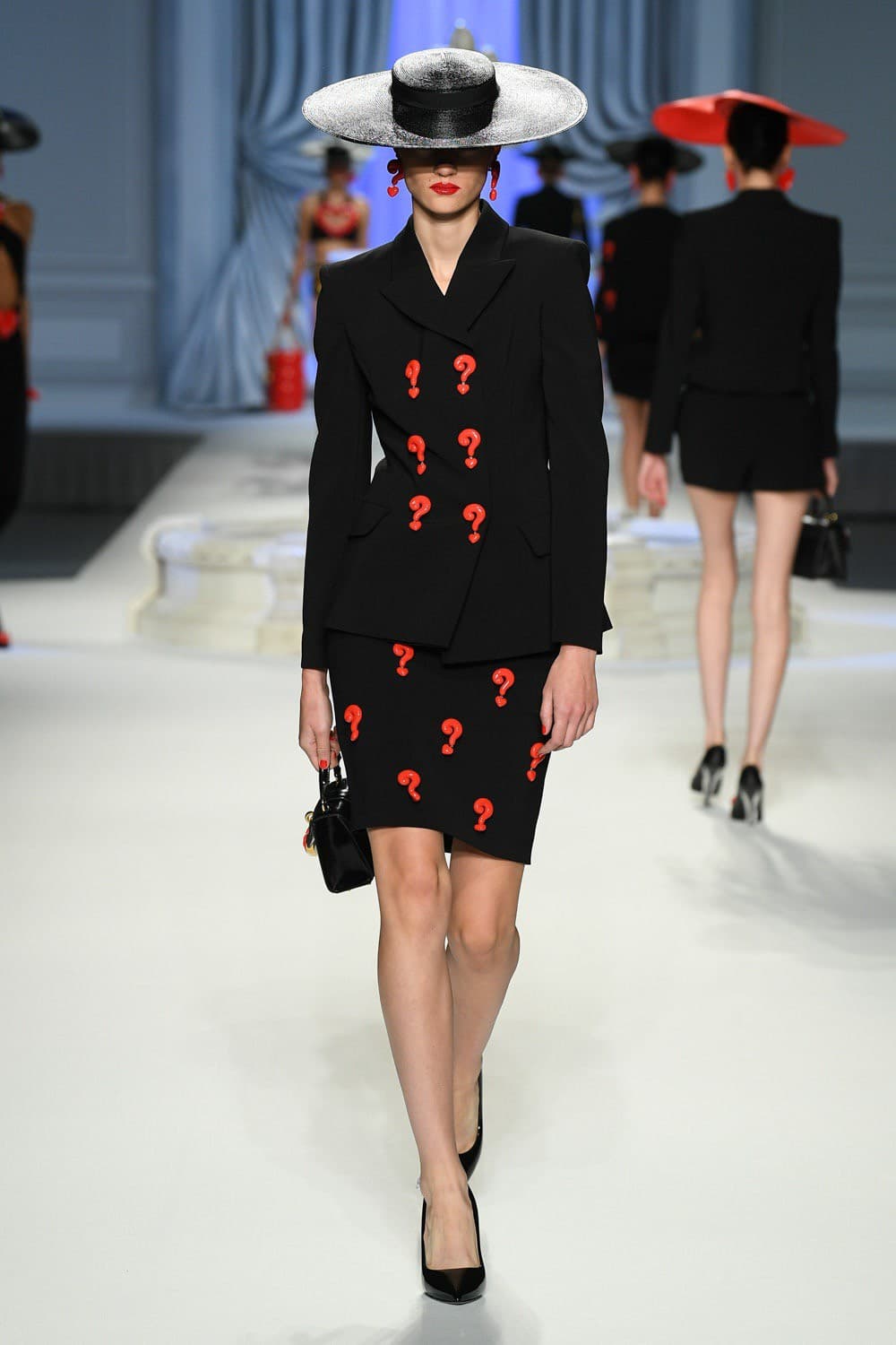 Moschino, Moschino SS23, Moschino Spring Summer, Moschino Jeremy Scott, Jeremy Scott