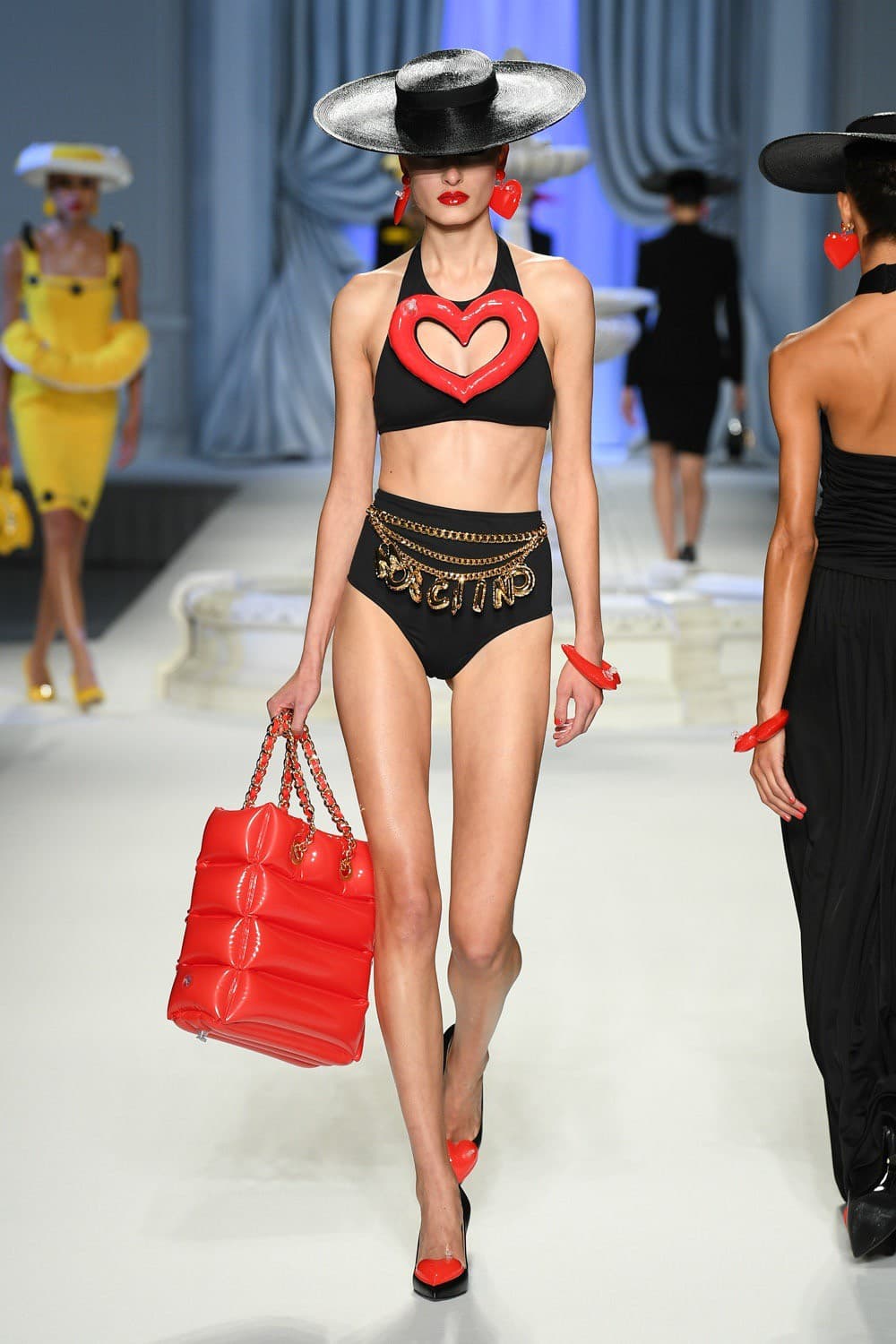 Moschino, Moschino SS23, Moschino Spring Summer, Moschino Jeremy Scott, Jeremy Scott