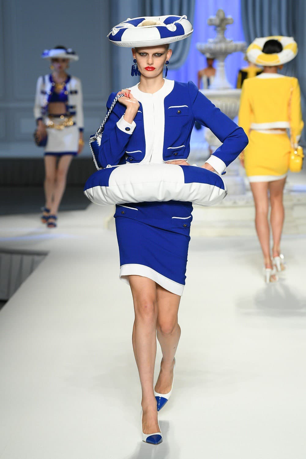 Moschino, Moschino SS23, Moschino Spring Summer, Moschino Jeremy Scott, Jeremy Scott