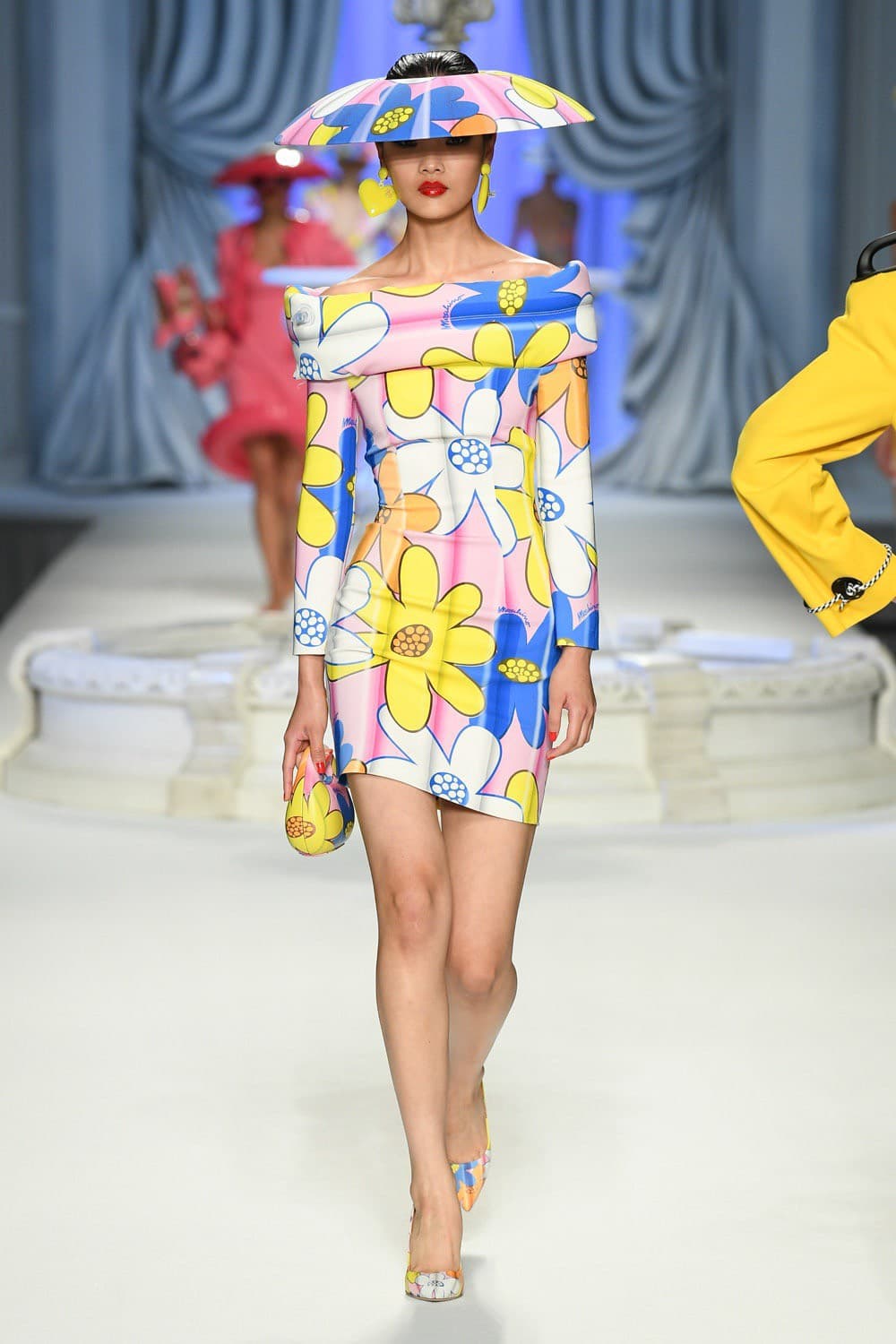 Moschino, Moschino SS23, Moschino Spring Summer, Moschino Jeremy Scott, Jeremy Scott