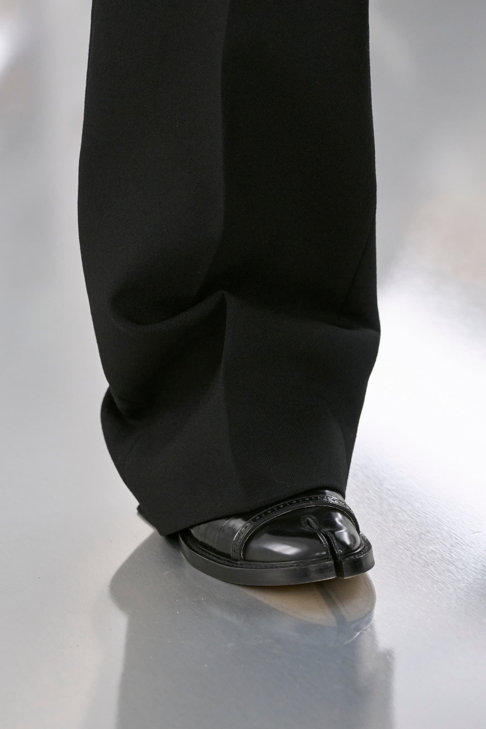 Maison Margiela Tabi, Maison Margiela, Tabi Shoes, Tabi Boots, Tabi ราคา, Tabi มือสอง