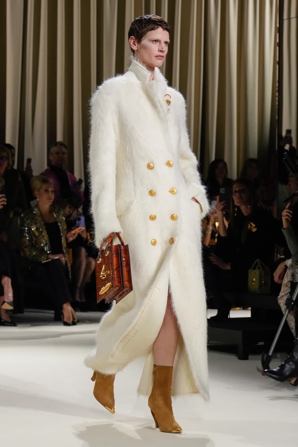 Schiaparelli, Schiaparelli FW24, Schiaparelli Ready to wear, Schiaparelli Fall Winter 2024, Schiaparelli Fall Winter, Schiaparelli Daniel Roseberry, Daniel Roseberry