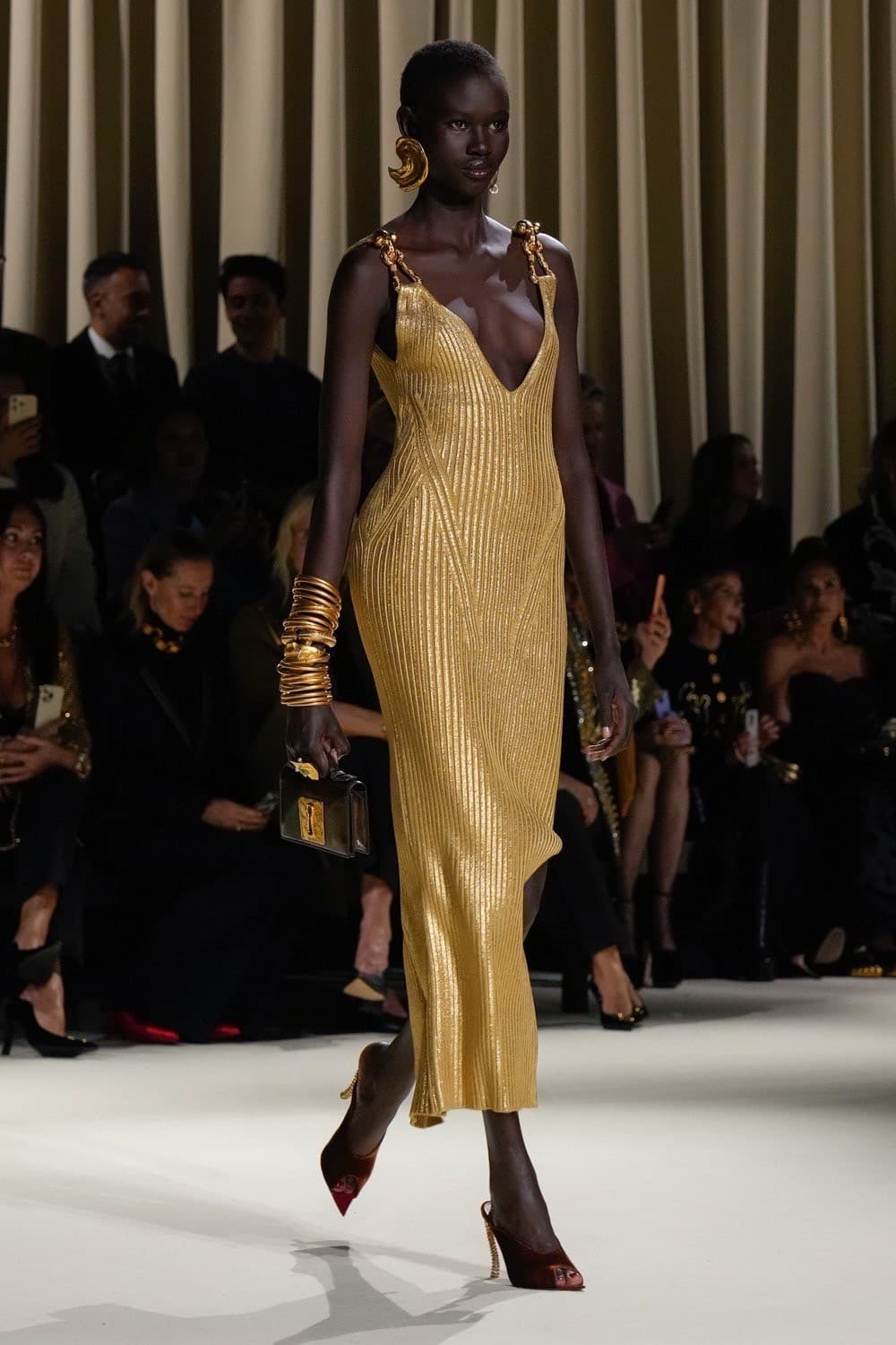 Schiaparelli, Schiaparelli FW24, Schiaparelli Ready to wear, Schiaparelli Fall Winter 2024, Schiaparelli Fall Winter, Schiaparelli Daniel Roseberry, Daniel Roseberry