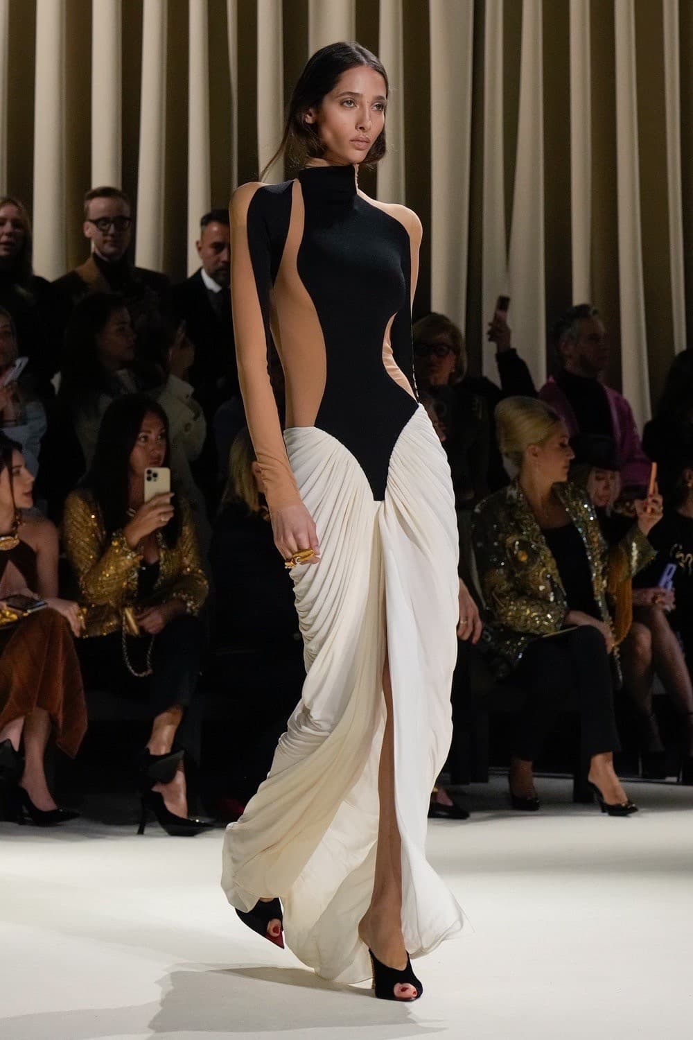 Schiaparelli, Schiaparelli FW24, Schiaparelli Ready to wear, Schiaparelli Fall Winter 2024, Schiaparelli Fall Winter, Schiaparelli Daniel Roseberry, Daniel Roseberry