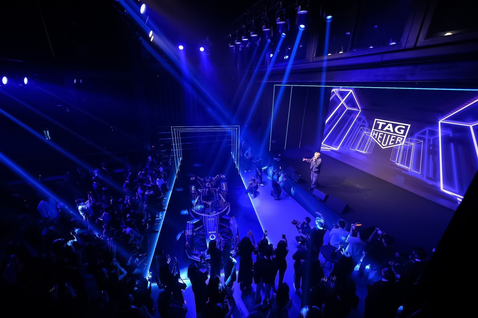 tag-heuer-wi-ha-jun-porsche-watch-connected-calibre-E4