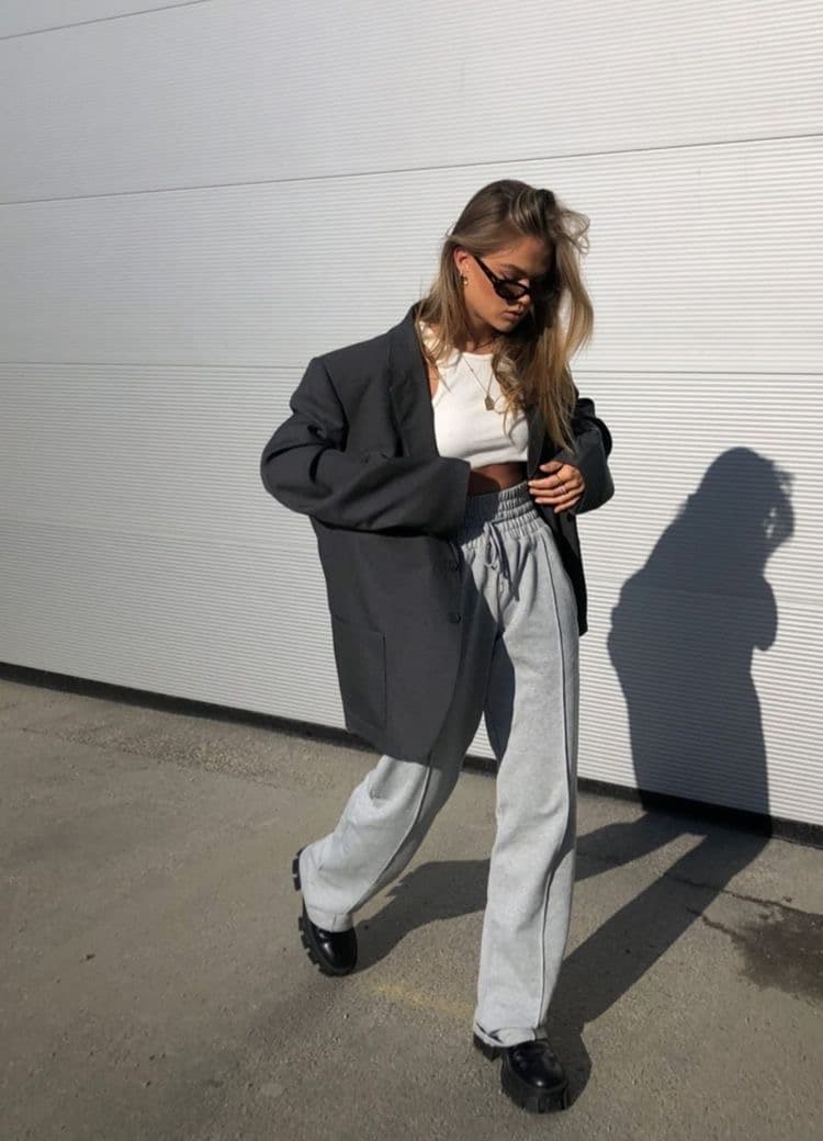 สูทผู้หญิง, เบลเซอร์ผู้หญิง