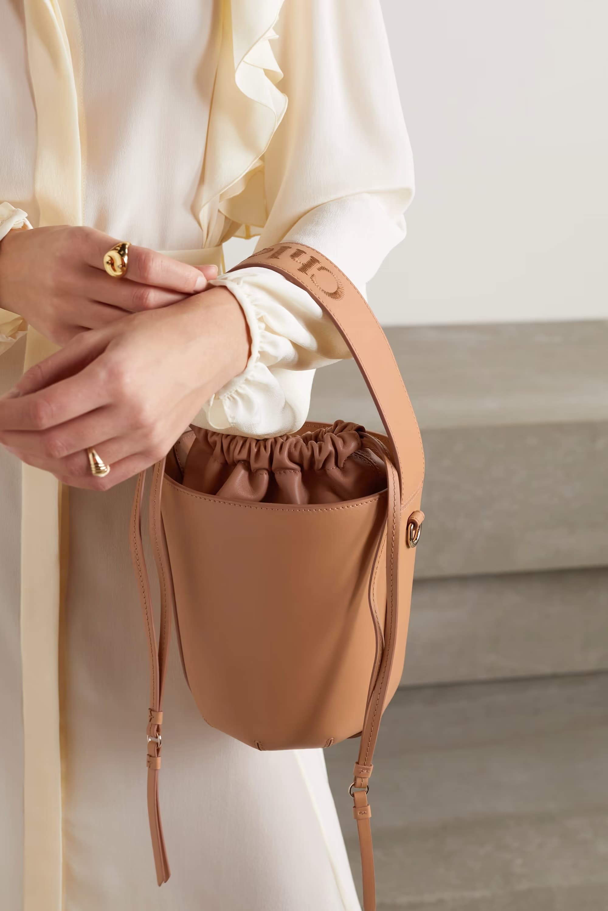 กระเป๋าทรง bucket