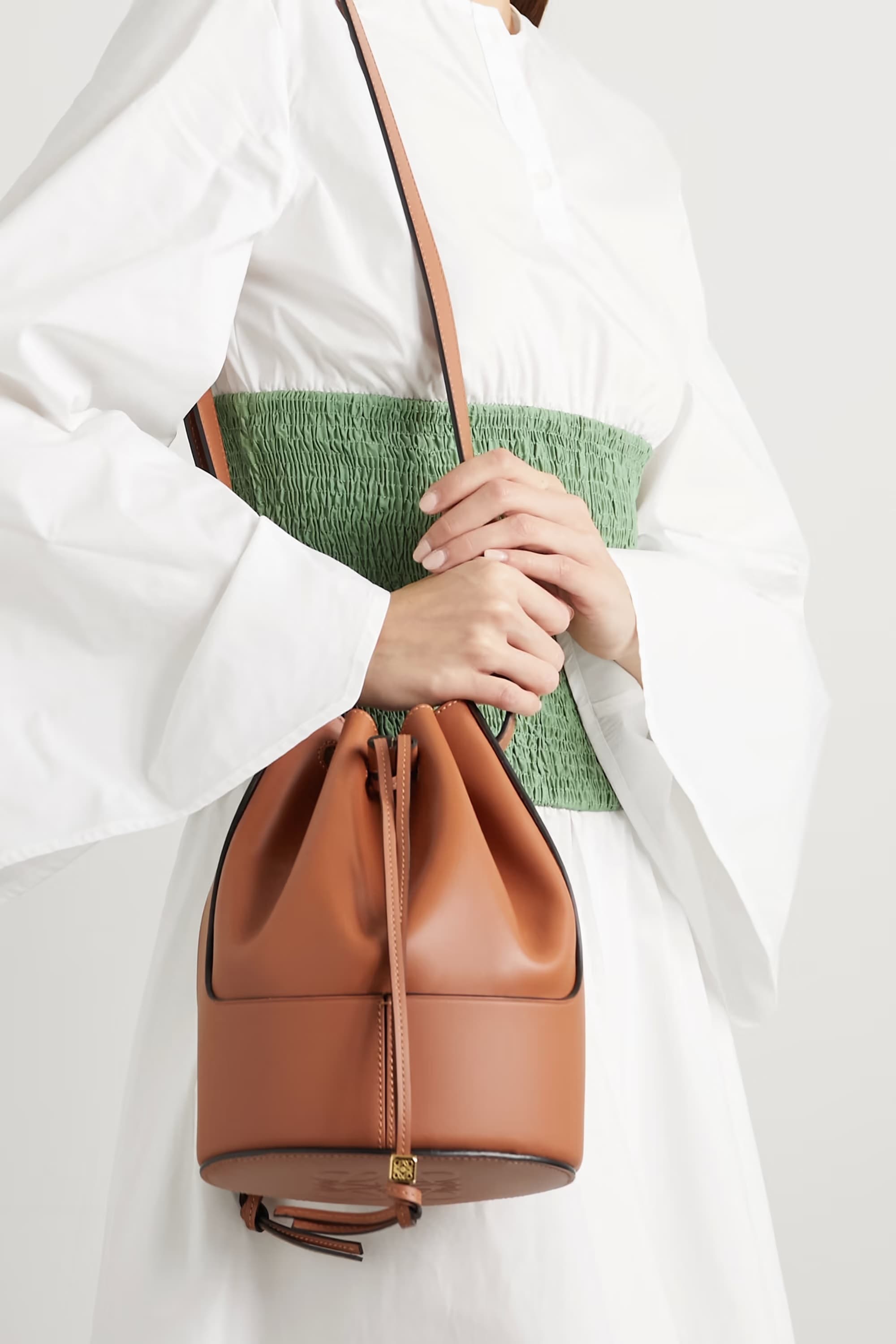 กระเป๋าแบรนด์เนม ทรงถัง