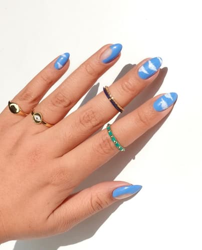 เล็บสีฟ้า