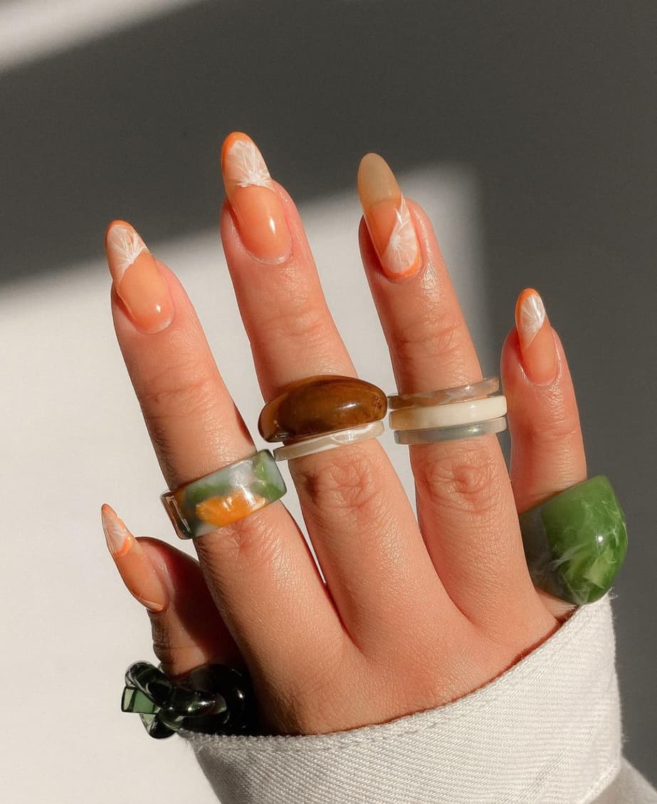 เล็บสีส้ม