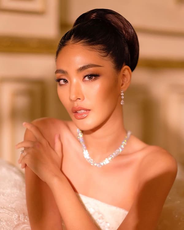 เจ้าสาวเกล้าผมสูง