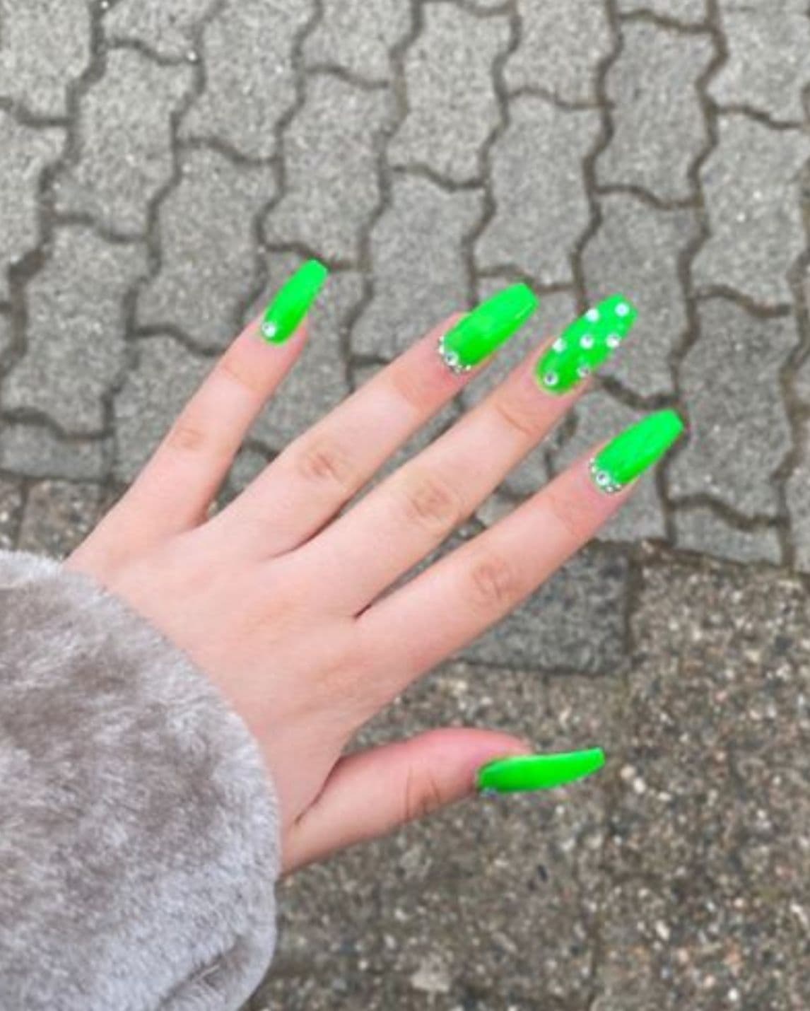 เล็บสีเขียว