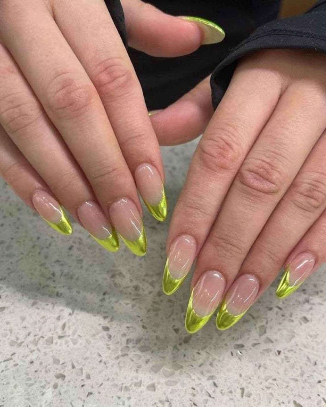 เล็บสีเขียว, เล็บสีเขียวมะนาว