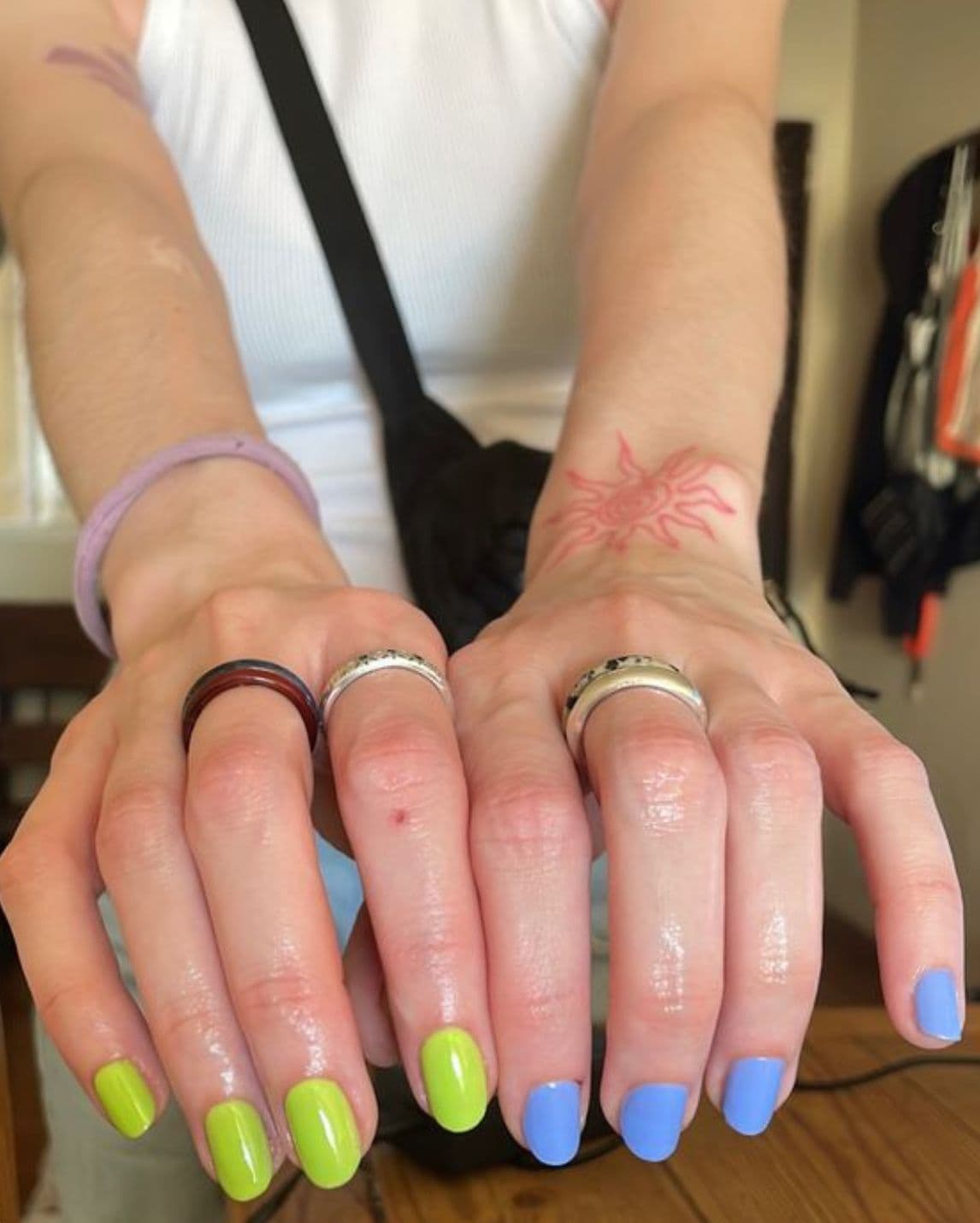 เล็บสีเขียว