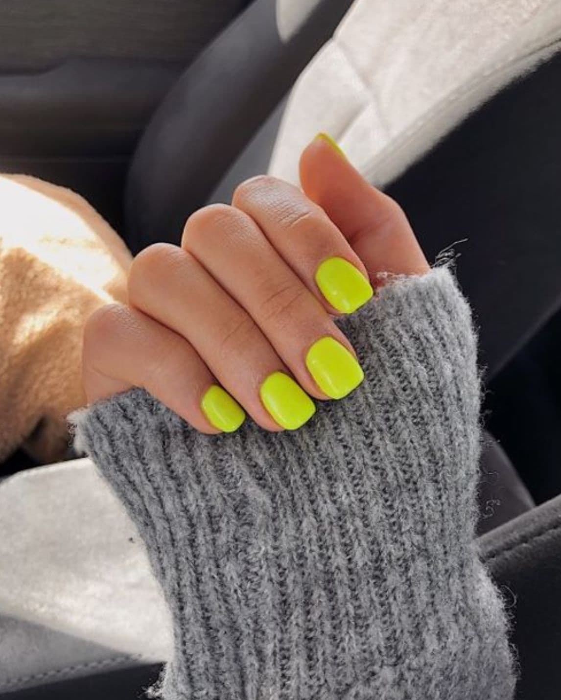 เล็บสีเขียวมะนาว