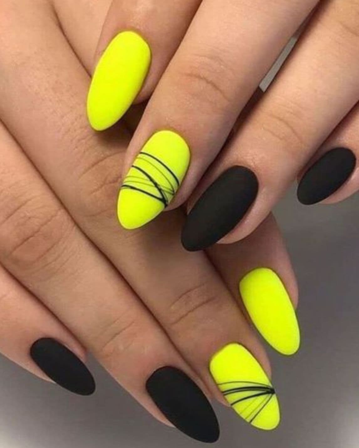 เล็บสีมะนาว