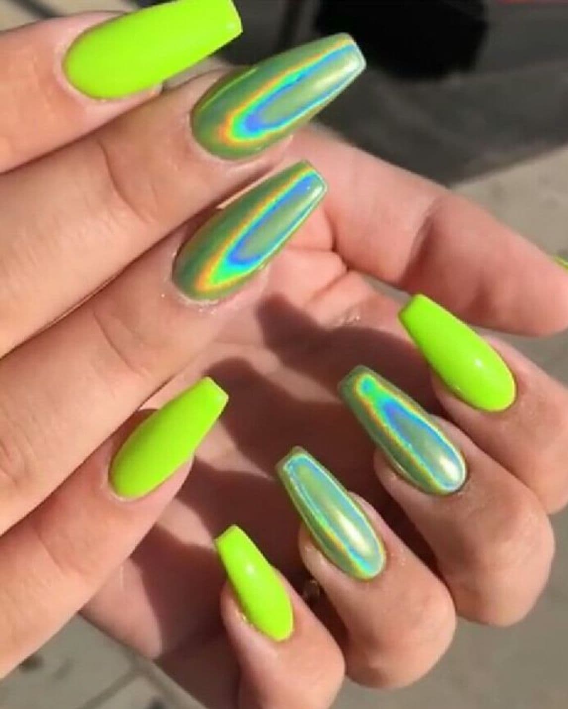 เล็บสีเขียว, เล็บสีเขียวมะนาว