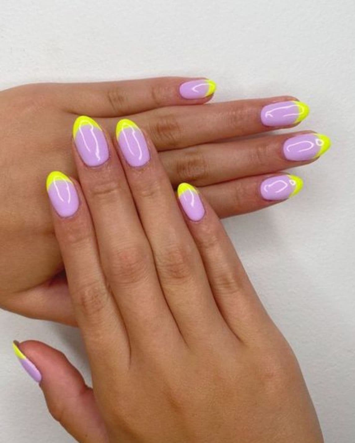 เล็บสีเขียว, เล็บสีเขียวมะนาว