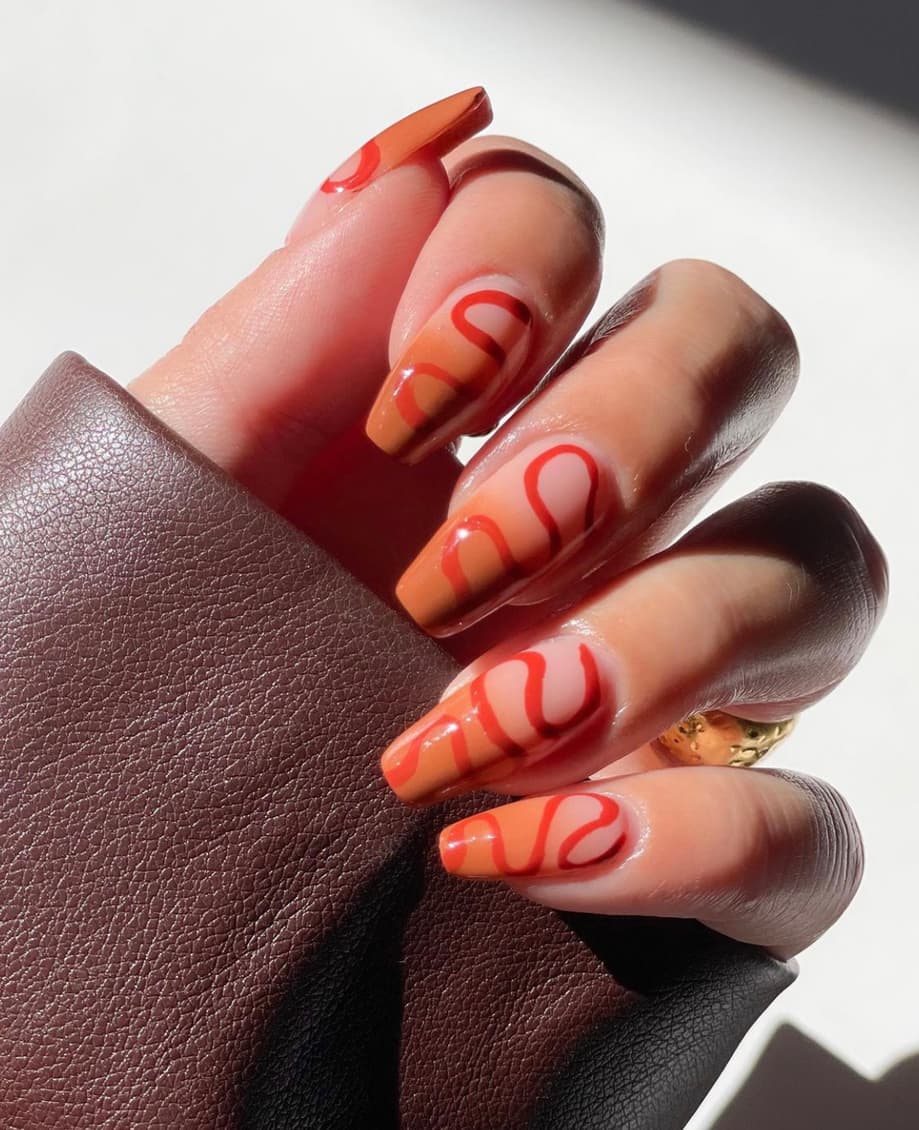 เล็บสีส้ม