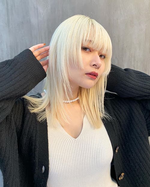 สีบลอนด์อ่อน