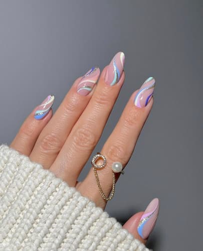 เล็บสีพาสเทล