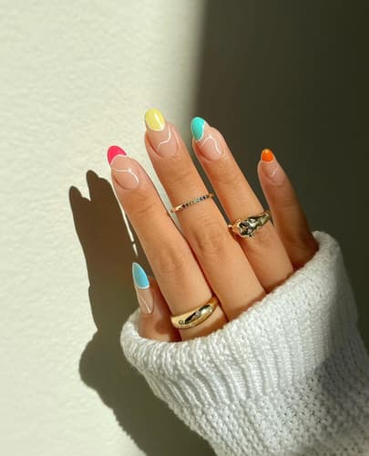 เล็บสีพาสเทล