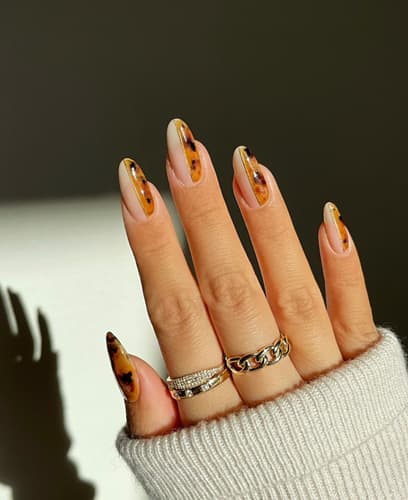 เล็บทรงอัลมอนด์