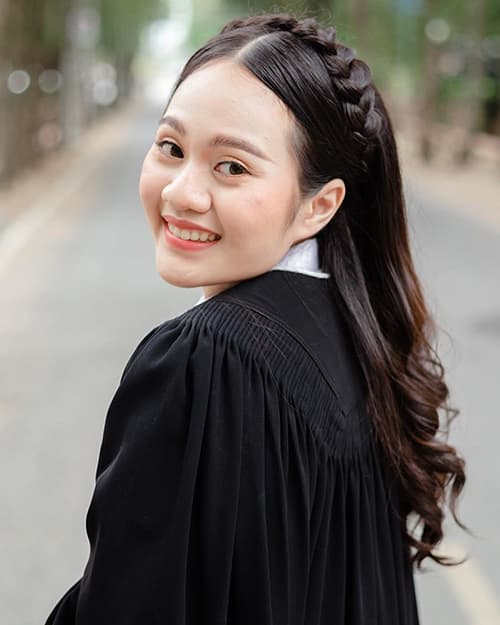 ทรงผมรับปริญญา ถักเปีย