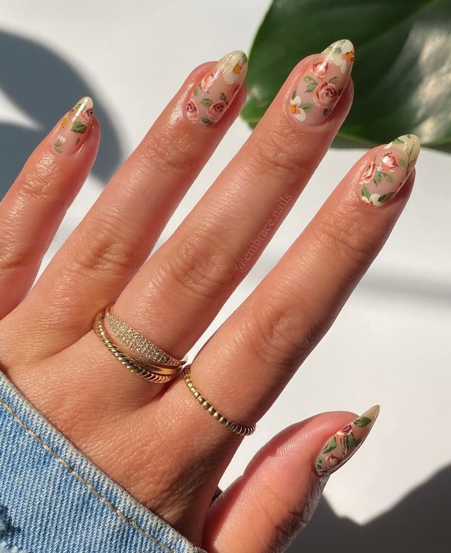 เล็บลายดอกไม้