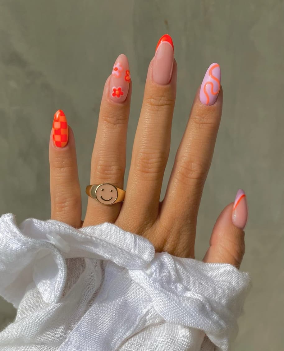 เล็บสีส้ม