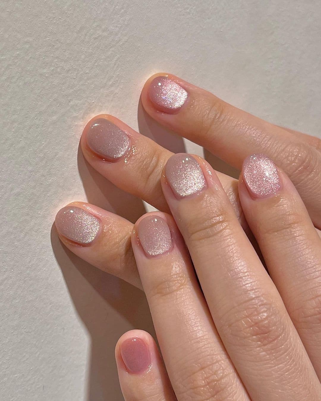 เล็บ สีลูกแก้ว