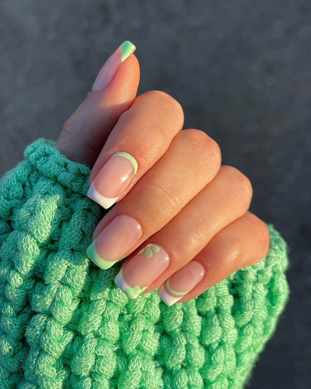 เล็บเจลสีเขียว