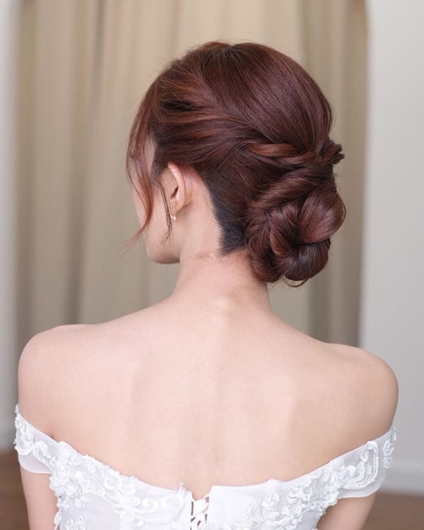 เจ้าสาวถักเปียมงกุฎ