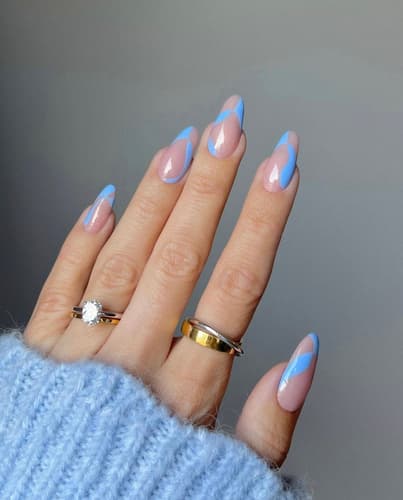 เล็บสีฟ้า