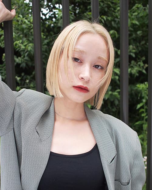 สีบลอนด์อ่อน