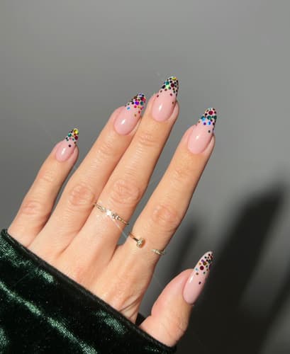 เล็บทรงอัลมอนด์