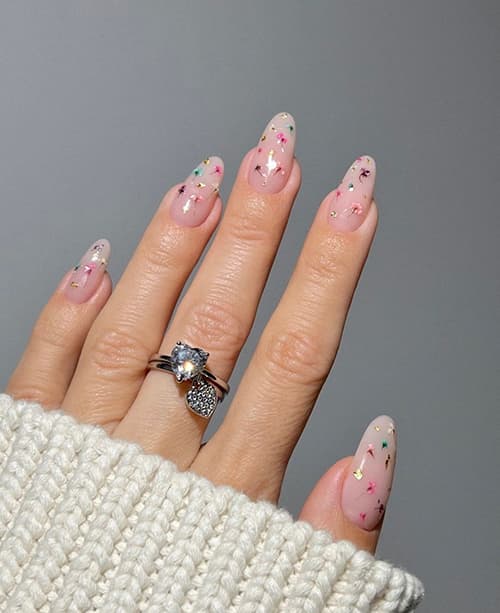 เล็บลายมินิมอล เล็บทรงอัลมอนด์