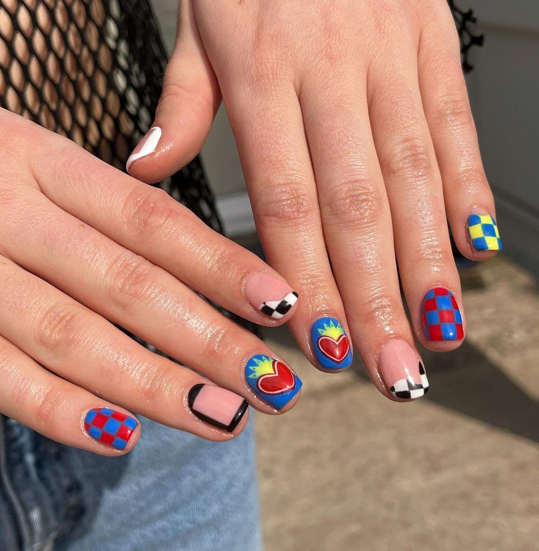 เล็บลายตาราง