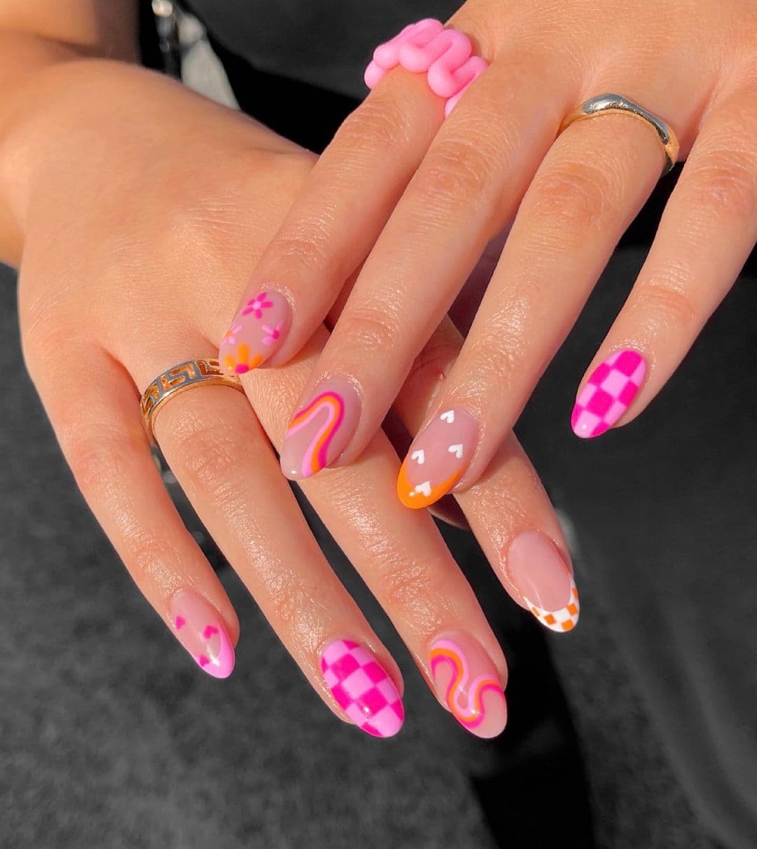 เล็บลายตาราง