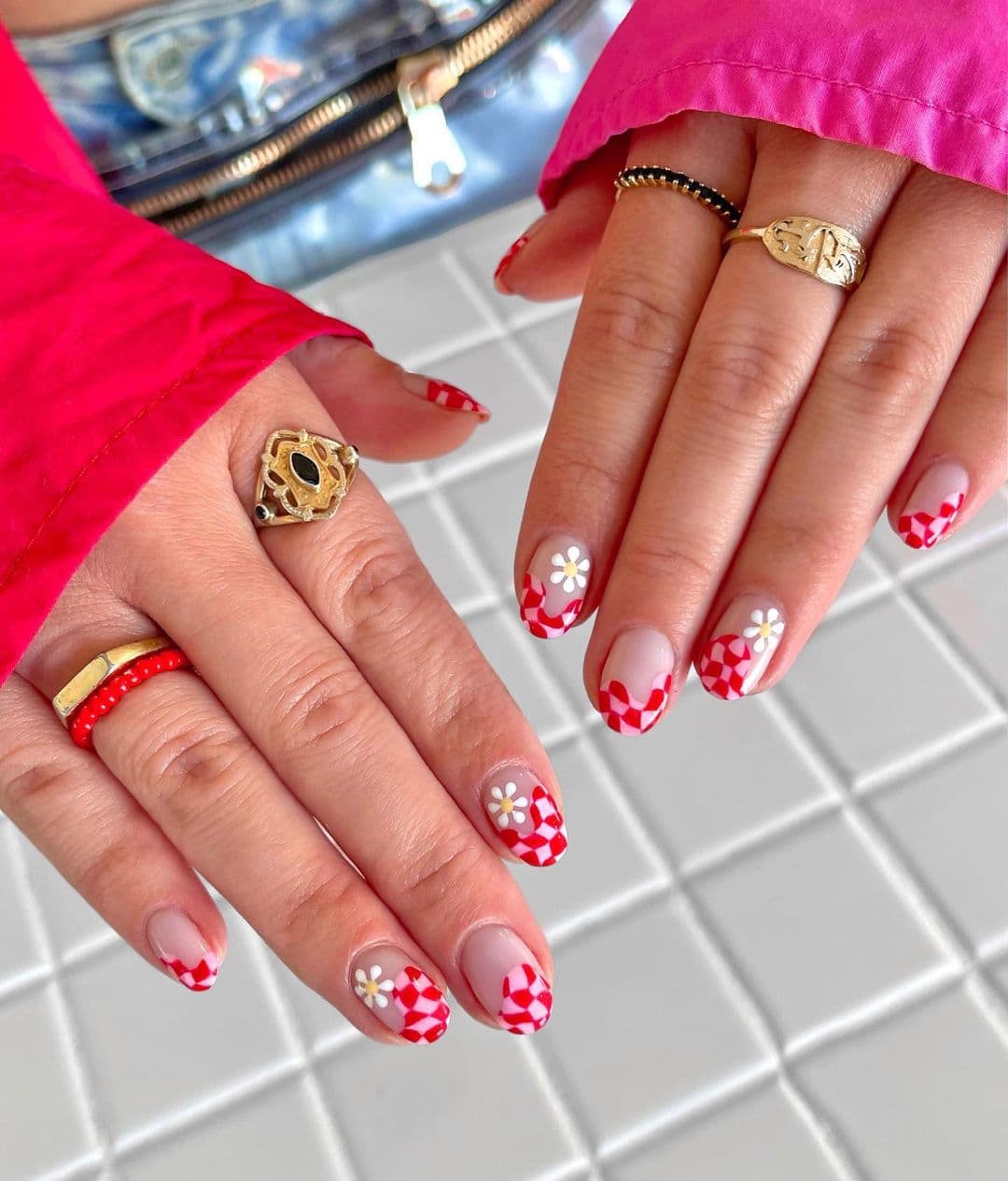 เล็บลายตาราง