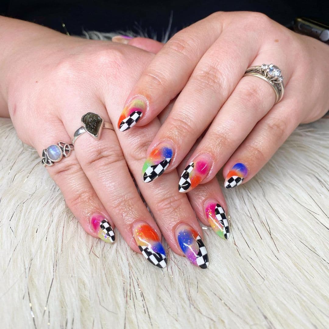 เล็บลายตาราง