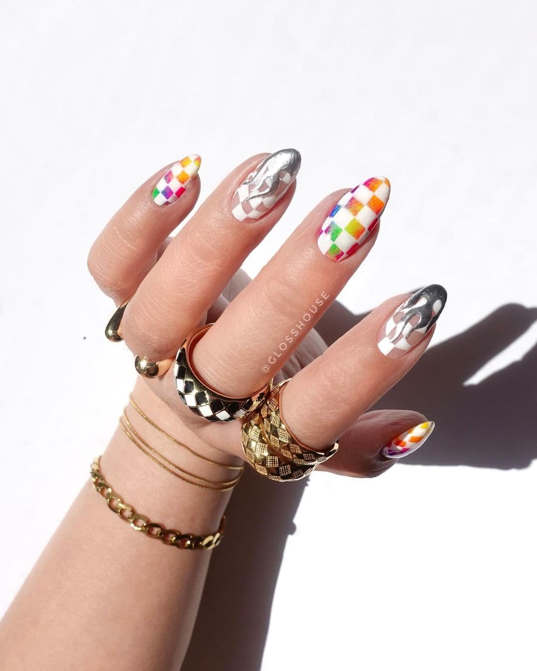 เล็บลายตาราง